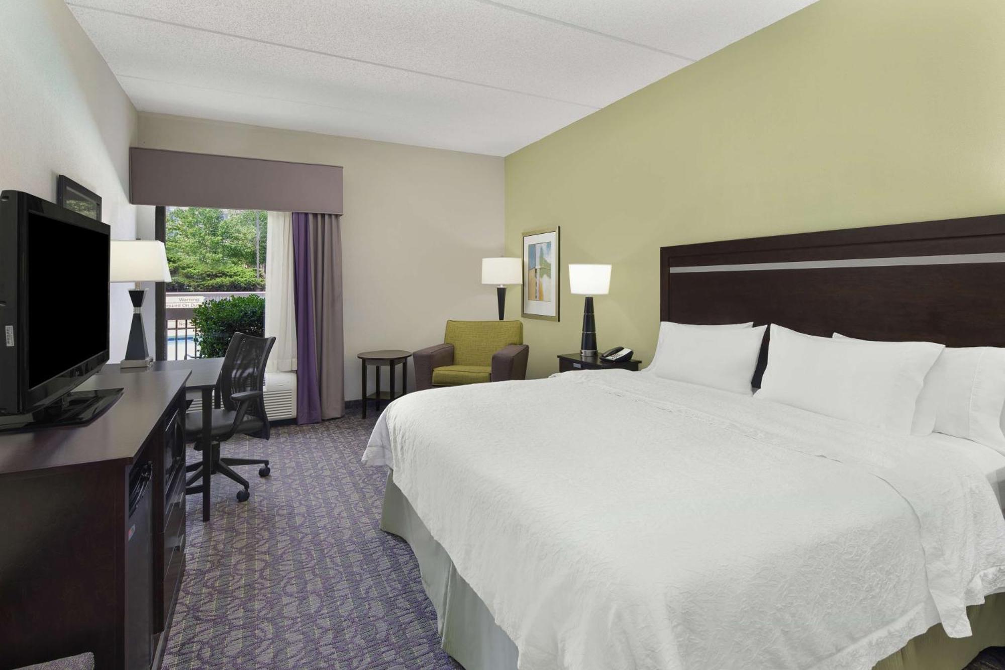 Hampton Inn Atlanta-Town Center/קנסואו מראה חיצוני תמונה